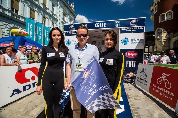 Na štartu etape se najboljšim kolesarjem običajno pridruži tudi župan mesta, ki gosti kolesarski spektakel. Na fotografiji župan Celja Bojan Šrot. | Foto: Grega Valančič/Sportida