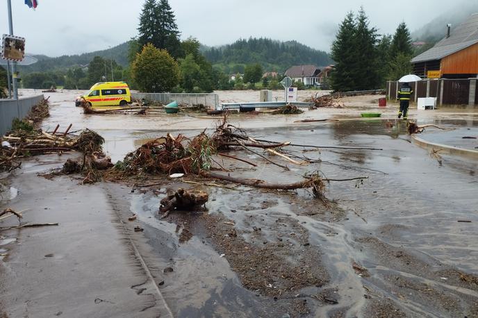 Ljubno poplave tovornjak | Prebivalci območij, ki so bila prizadeta v lanskih poplavah, se zaradi sanacije vodotokov ne počutijo nič bolj varne.  | Foto PGD Radmirje