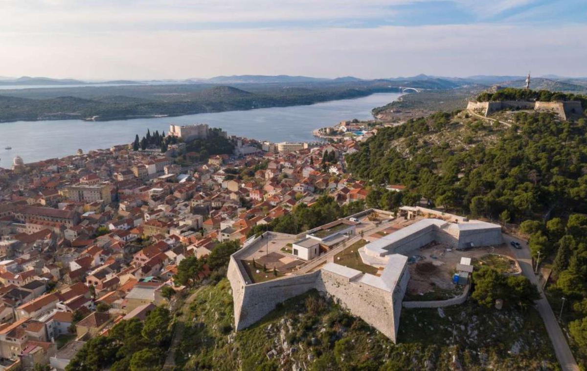 Šibenik | Hrvaška ima trenutno mednarodna letališča v Zagrebu, Splitu, Dubrovniku, Zadru, Pulju, Osijeku, na Reki in Braču. | Foto STA