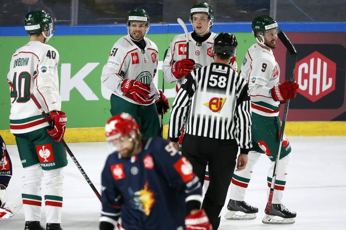 Jan Muršak se je s soigralci v torek veselil visoke zmage pri Grenoblu. | Foto: Guliverimage/Vladimir Fedorenko