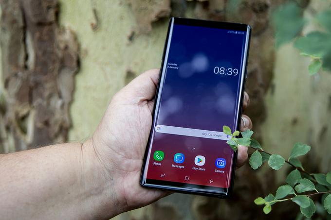 Note9 je silak v vseh pogledih, zato nas ni presenetilo, da je delo z njim, pač toliko, kolikor smo si ga med preizkusom lahko privoščili, potekalo gladko in hitro. | Foto: Ana Kovač