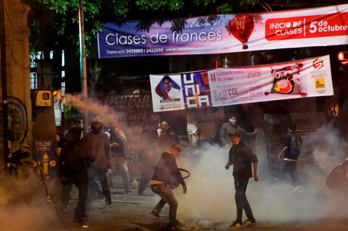 Protesti v Boliviji | Protesti, ki so izbruhnili po volitvah, so se sprevrgli tudi v spopade med demonstranti in policijo. | Foto Reuters