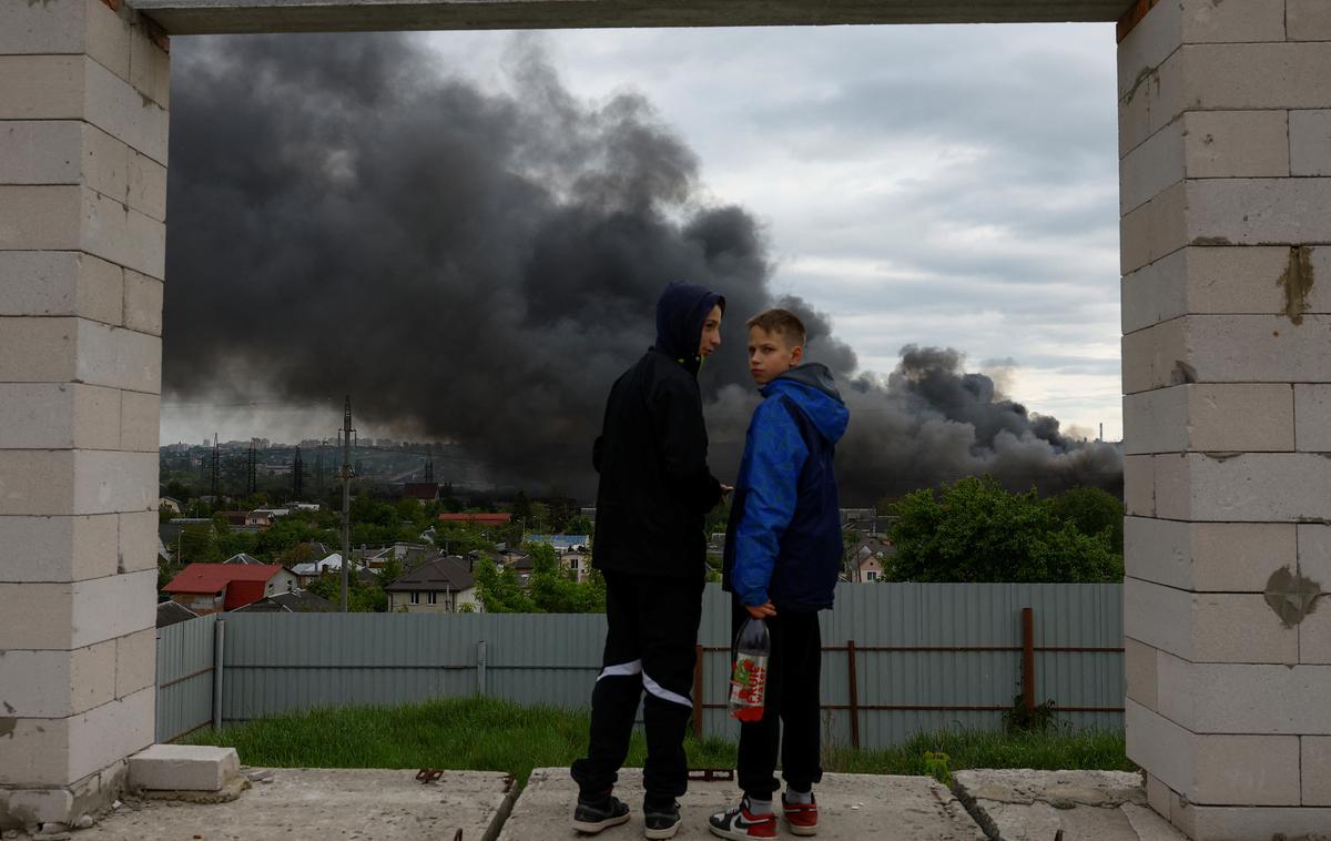 Harkov | Ukrajinski predsednik je v intervjuju zaveznike znova pozval k dodatni pomoči za okrepitev ukrajinske zračne obrambe in k dobavi bojnih letal. | Foto Reuters