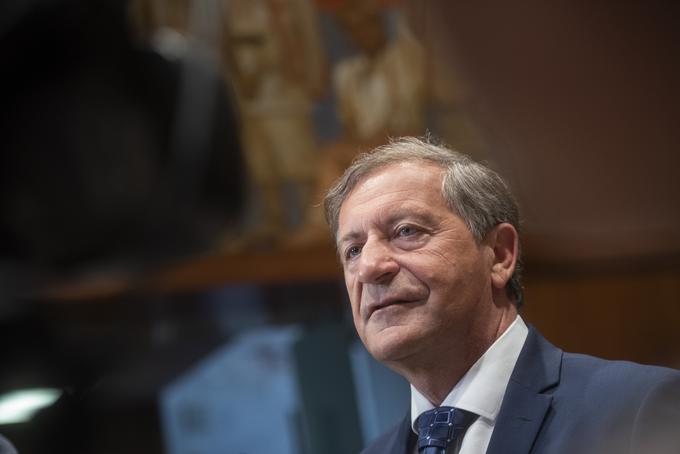 Za vodenje DeSUS se vnovič poteguje tudi dolgoletni šef stranke Karl Erjavec. | Foto: STA ,