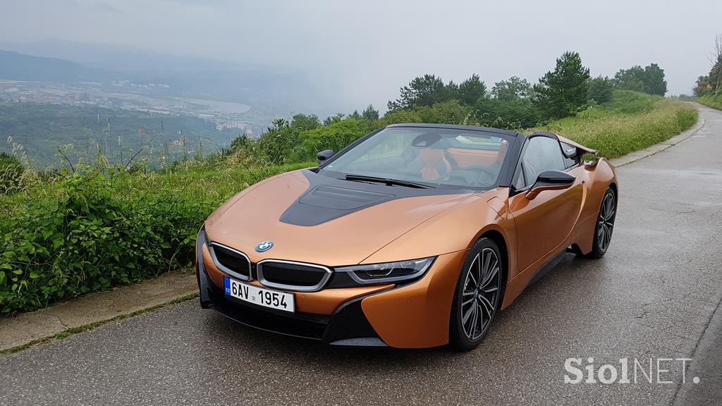 BMW i8 roadster