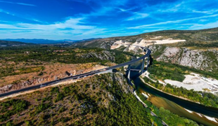 V BiH po večletni zamudi odprtje velikega mostu čez Neretvo