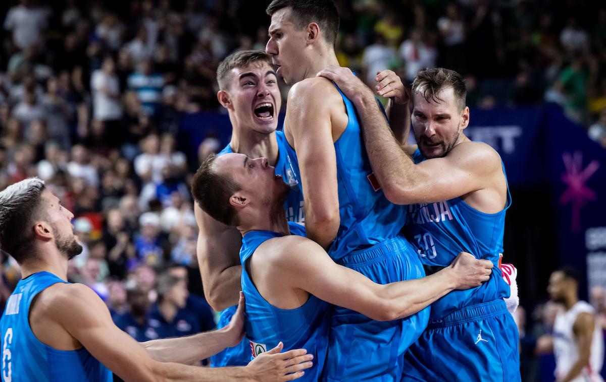 Slovenija Francija | Slovenci so ugnali Francijo. Luka Dončić je že v prvem polčasu dosegel kar 27 točk, nato pa postal prvi košarkar, ki je v tem stoletju na EuroBasketu dosegel kar 47 točk! | Foto Vid Ponikvar