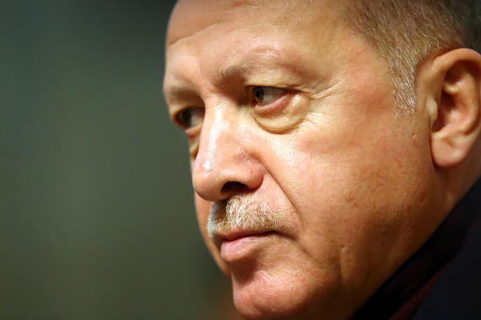 Recep Tayyip Erdogan | Turška vlada je s posebnim odlokom povečala obdavčitev vseh uvoženih avtomobilov. | Foto Reuters