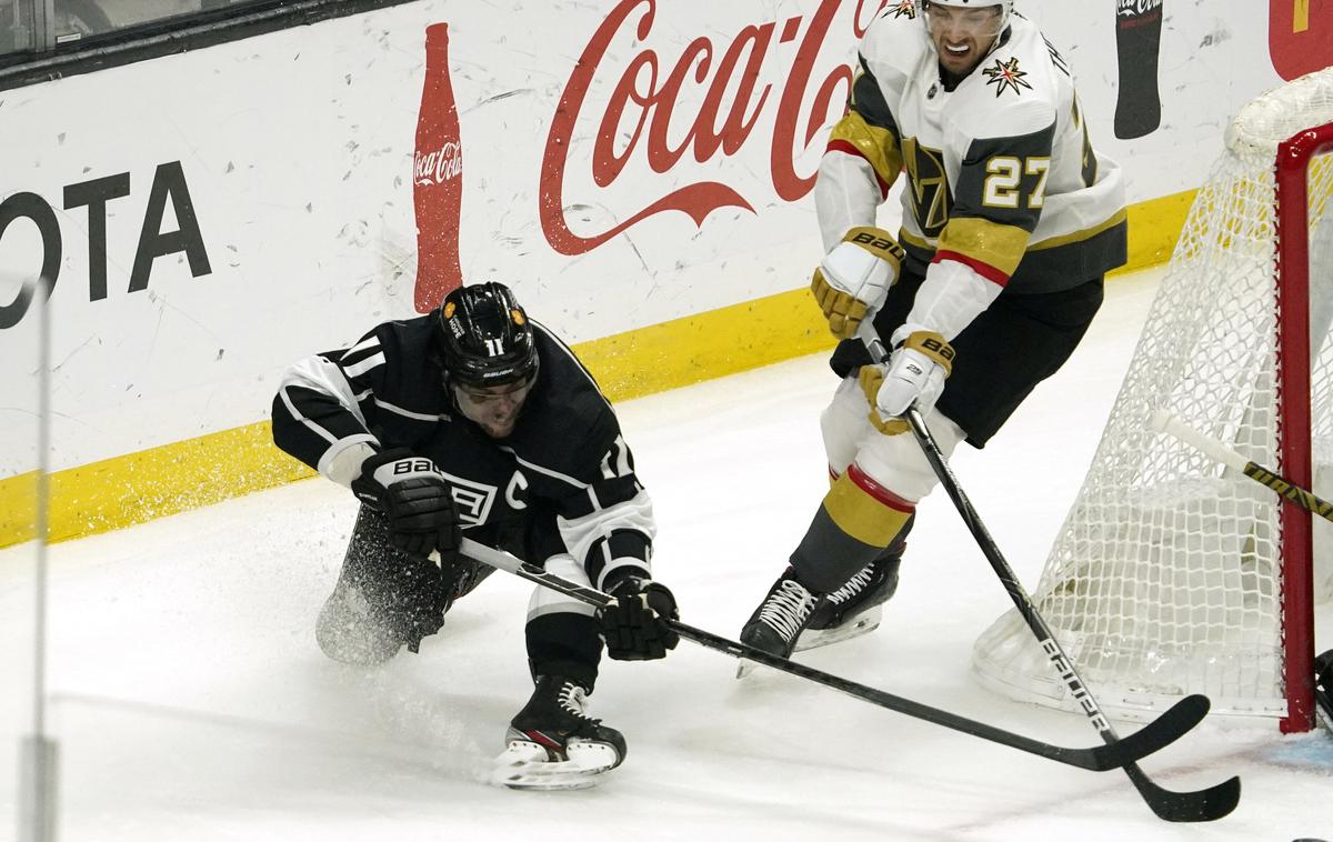 Los Angeles Kings Vegas Golden Knights | Anže Kopitar je sredi srečanja zadel za vodstvo Kraljev z 2:0, a po koncu 60 minut igre so z 2:4 slavili člani Vegasa. | Foto Guliverimage