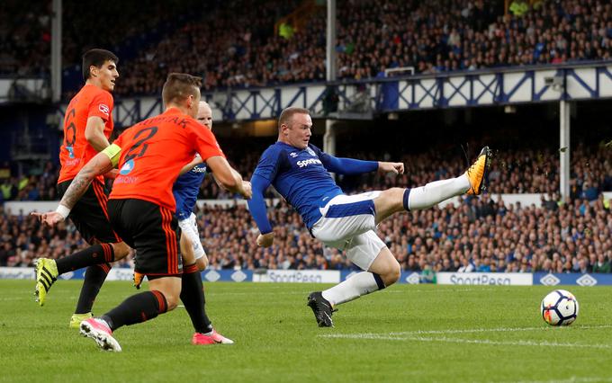 Koeman je v trenerski karieri vodil tudi Vitesse, Ajax, Benfico, PSV, Valencio, AZ Alkmaar, Feyenoord in Southampton. | Foto: Reuters