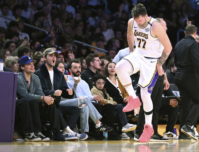 Luka Dončić je imel v zadnjem obdobju kar nekaj zdravstvenih težav (hrbet, mečna mišica, gleženj), a ga to ni oviralo do nove vrhunske predstave.  | Foto: Guliverimage