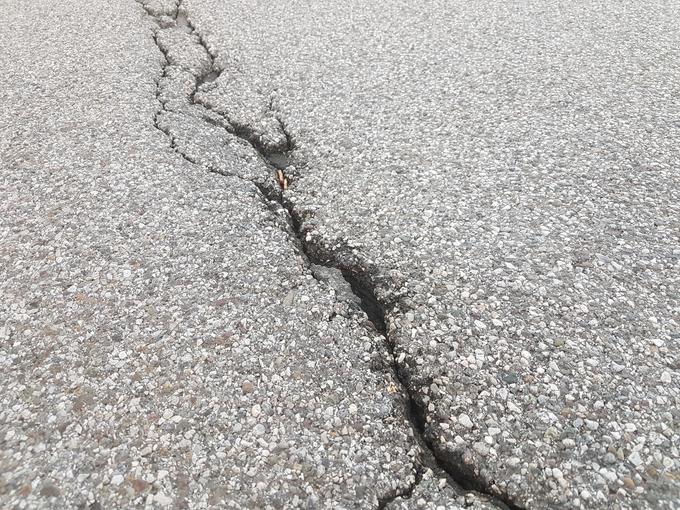 V Sloveniji so najvarnejše avtoceste in hitre ceste, dve tretjini glavnih in regionalnih cest pa je varnostno spornih.  | Foto: Jure Gregorčič