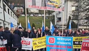 Protest v Kamniku: Urgence ne damo! #video