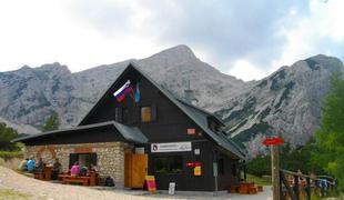 Poštarski dom na Vršiču (1688 m)