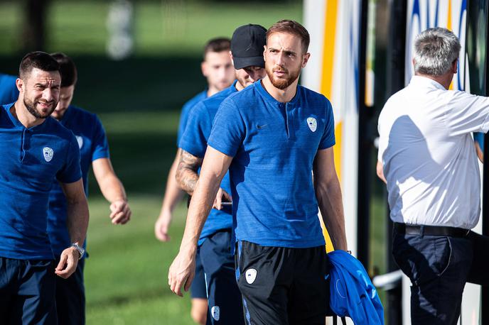 trening nogometne reprezentance Brdo | Jan Oblak je prišel v NNC Brdo, a ni odšel na igrišče, ampak je odkorakal v fitnes. | Foto Grega Valančič/Sportida