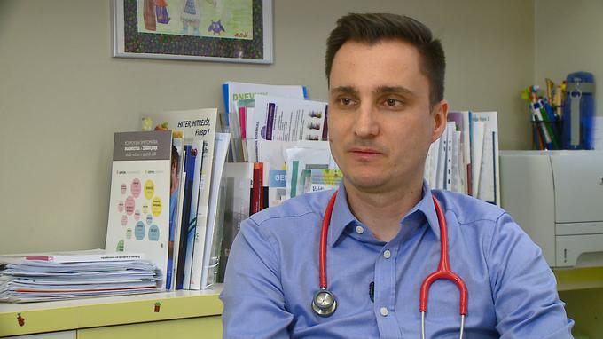 Specialist pediater iz Zdravstvenega doma Kamnik ter predsednik Sekcije za primarno pediatrijo, dr. Denis Baš, dr. med.  | Foto: Planet TV