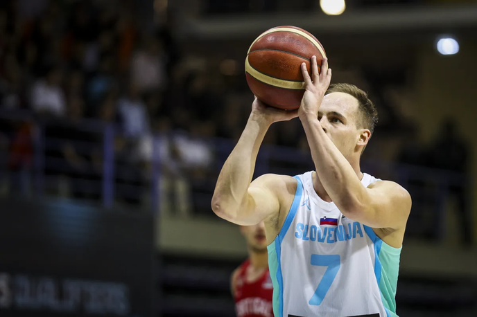 Portugalska Slovenija Klemen Prepelič | Klemen Prepelič je bil s 14 točkami edini s pozitivno oceno v prvem polčasu. | Foto FIBA