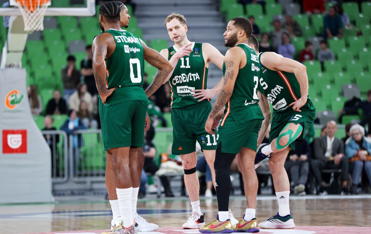 Cedevita Olimpija : Turk Telekom | Cedeviti Olimpiji ni uspelo pripotovati v Panevežys. | Foto Aleš Fevžer