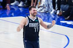 Navijači Dallas Mavericks niso obupali niti po bolečem porazu #video