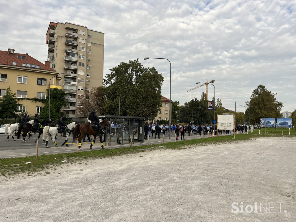 Slovaški navijači, Olimpija - Slovan