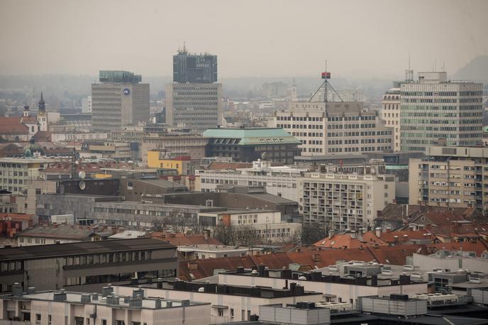 Ljubljana | Onesnaženost zraka z delci ima lahko pomembne vplive na zdravje ljudi. | Foto STA