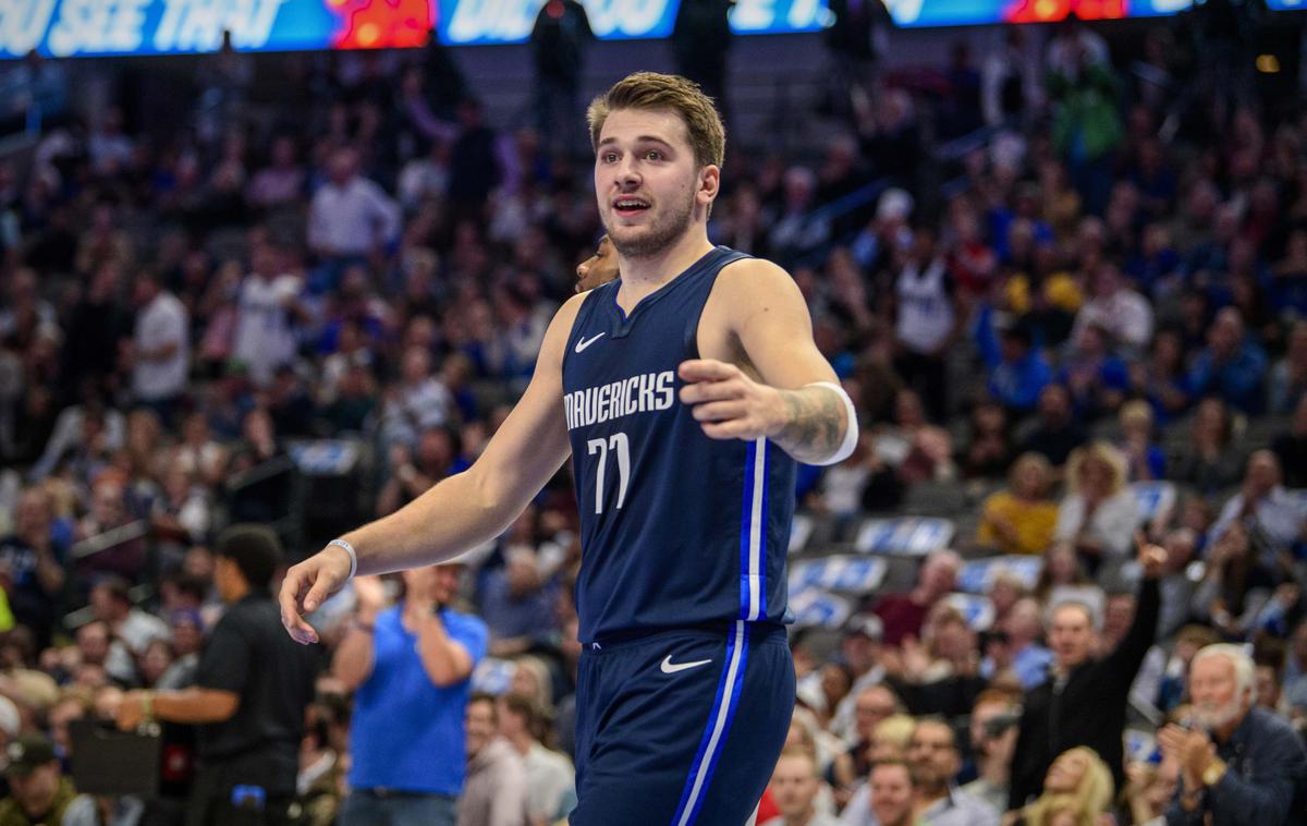 Luka Dončić | Luka Dončić je zgolj v prvem polčasu dvoboja z Bojevniki dosegel 33 točk. Na koncu se je ustavil pri 35 točkah, 10 skokih in 11 asistencah. | Foto Reuters