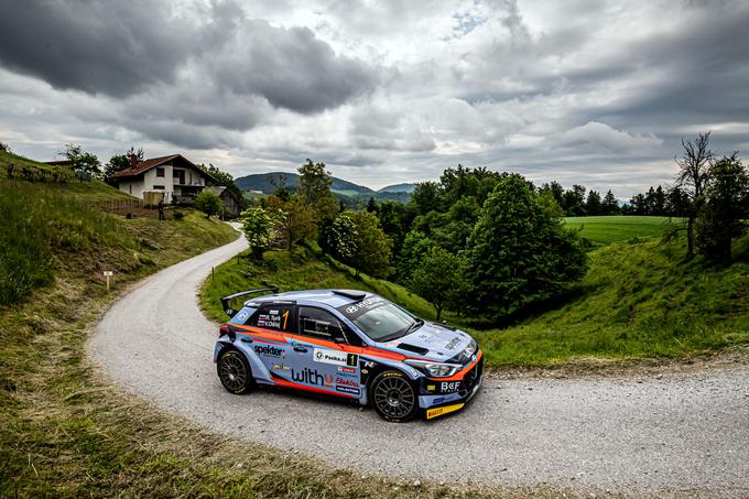 Rok Turk in Vili Ošlaj (hyundai i20 R5) kljub tehničnim težavam v zaključku relija nista imela resnejše domače konkurence. Zaostala sta za nemškim podprvakom Dinklom, rešila pa drugo mesto skupno pred Madžarom Ferencem Kissom.  | Foto: WRC Croatia