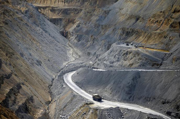 Rudnik zlata v bližini srbskega mesta Bor | Rudnik bakra in zlata v bližini Bora je leta 2018 kupila družba Zijin Mining Groupin in ga po trditvah srbskih oblasti rešila pred zaprtjem. | Foto Reuters Connect