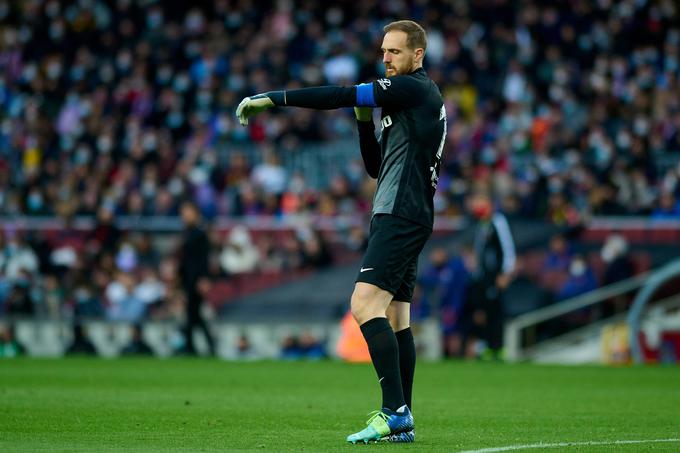 Jan Oblak na gostovanju pri Barceloni ni zbral niti ene obrambe. Vsi štirje streli, ki so šli v okvir njegovih vrat, so zatresli mrežo. | Foto: Guliverimage/Vladimir Fedorenko