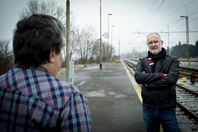 Aleksander Zadel | "Ko je možno posameznika prestrašiti na način, da nekdo na račun njegove varnosti, zdravja ali svobode kuje mastne dobičke, dobite vnetljivo zmes. Ta obrača posameznikovo pozornost od relevantnih, pomembnih vsebin k sicer obskurnim temam." | Foto Ana Kovač