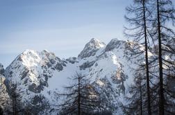 "Včasih so pozimi v gore hodili samo alpinisti, danes pa hodi že vsak" #video