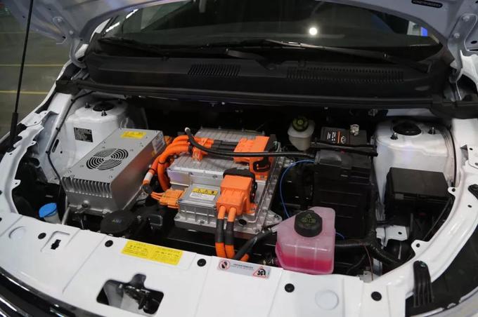 Gre za preprosti električni avto s precej šibkim elektromotorjem z 42 kilovati, a kot pravi proizvajalec, je njegov doseg do 400 kilometrov. | Foto: Chery New Energy