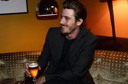 Garrett Hedlund: mama v filmu raje vidi njegovo zadnjico kot smrt