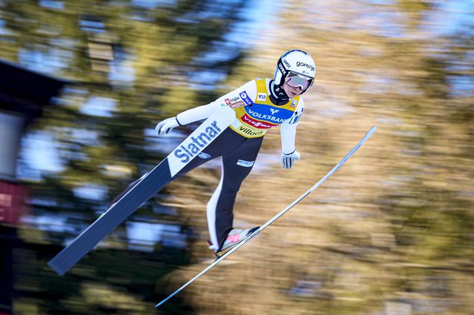 Nika Prevc | Nika Prevc in tekmice niso imele sreče z vremenom. Veter je odpihnil nedeljsko posamično preizkušnjo. | Foto Guliverimage