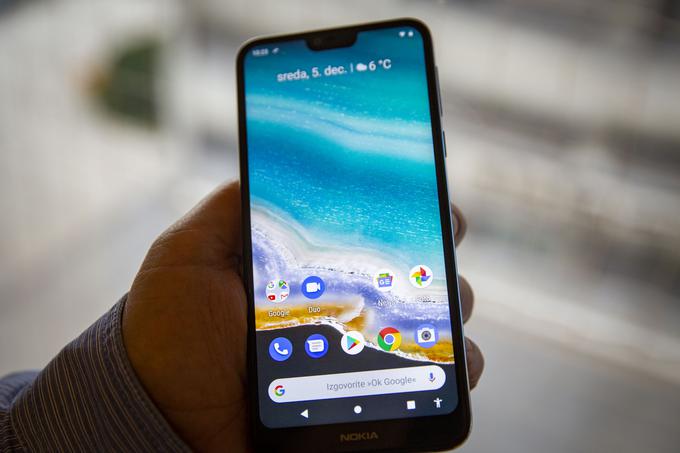 Če iščete lep in cenovno ugoden pametni telefon srednjega razreda za vsakdanja opravila ter niste odvisni od najhitrejšega procesorja in razkošja delovnega pomnilnika, je nov pametni telefon Nokia 7.1 resen kandidat. V Sloveniji je njegova prodaja stekla prve dni decembra. | Foto: Bojan Puhek