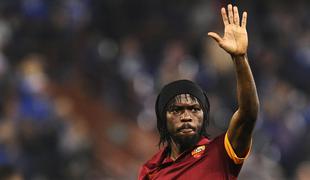 Gervinho navdušeno sporočal svojo odsotnost in priklical roparje