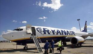 Ryanair s skoraj 50-odstotno rastjo dobička