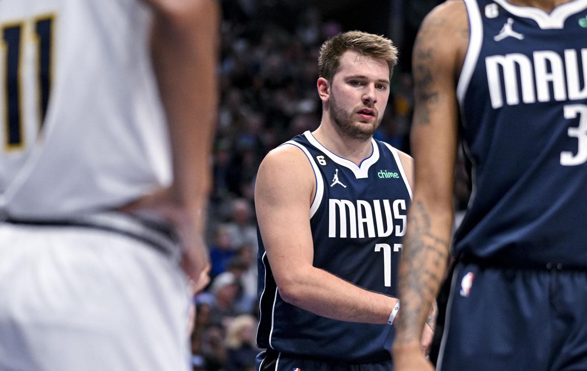 Luka Dončić | Luka Dončić je dosegel 42 točk, ob tem zbral še 9 asistenc in 8 skokov, vendar moral priznati poraz Boston Celtics. | Foto Reuters