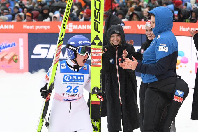  Jacqueline Seifriedsberger se veseli druge zmage svetovnega pokala. | Foto: Guliverimage