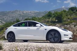 Nemško sodišče odločilo: Tesla ne sme zavajati v oglasih