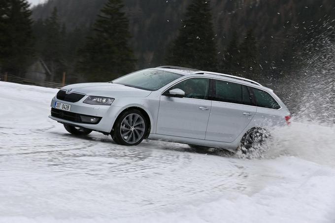 Nenadni manevri, kot so sunkovito zaviranje, (pre)hitro obračanje volana ali nenadzorovano pospeševanje, lahko negativno vplivajo na stabilnost in smer ter dinamiko avtomobila. Sunkoviti odzivi lahko res hitro povzročijo izgubo nadzora nad vozilom.  | Foto: 