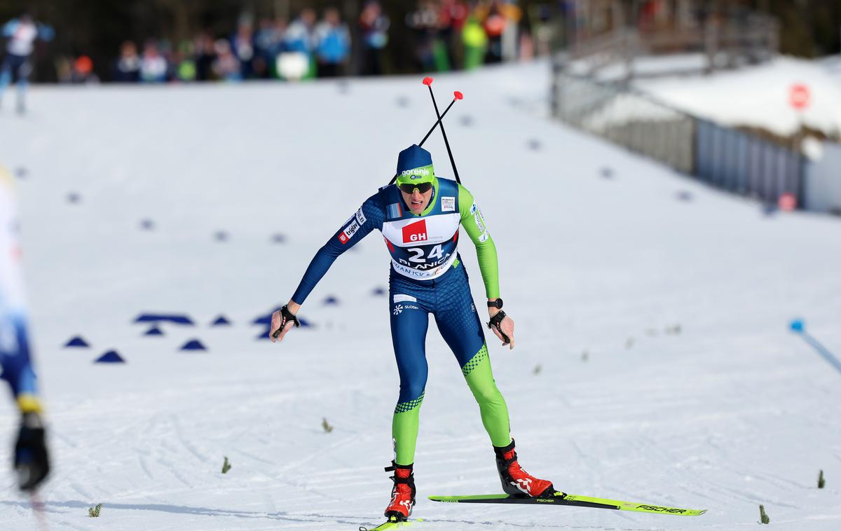 Nejc Štern, Planica | Nejc Štern je v zahtevnih razmerah pristal na 48. mestu. | Foto www.alesfevzer.com