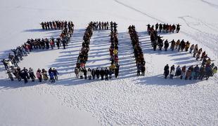 Milijoni na norih zabavah pričakali leto 2015 (foto in video)