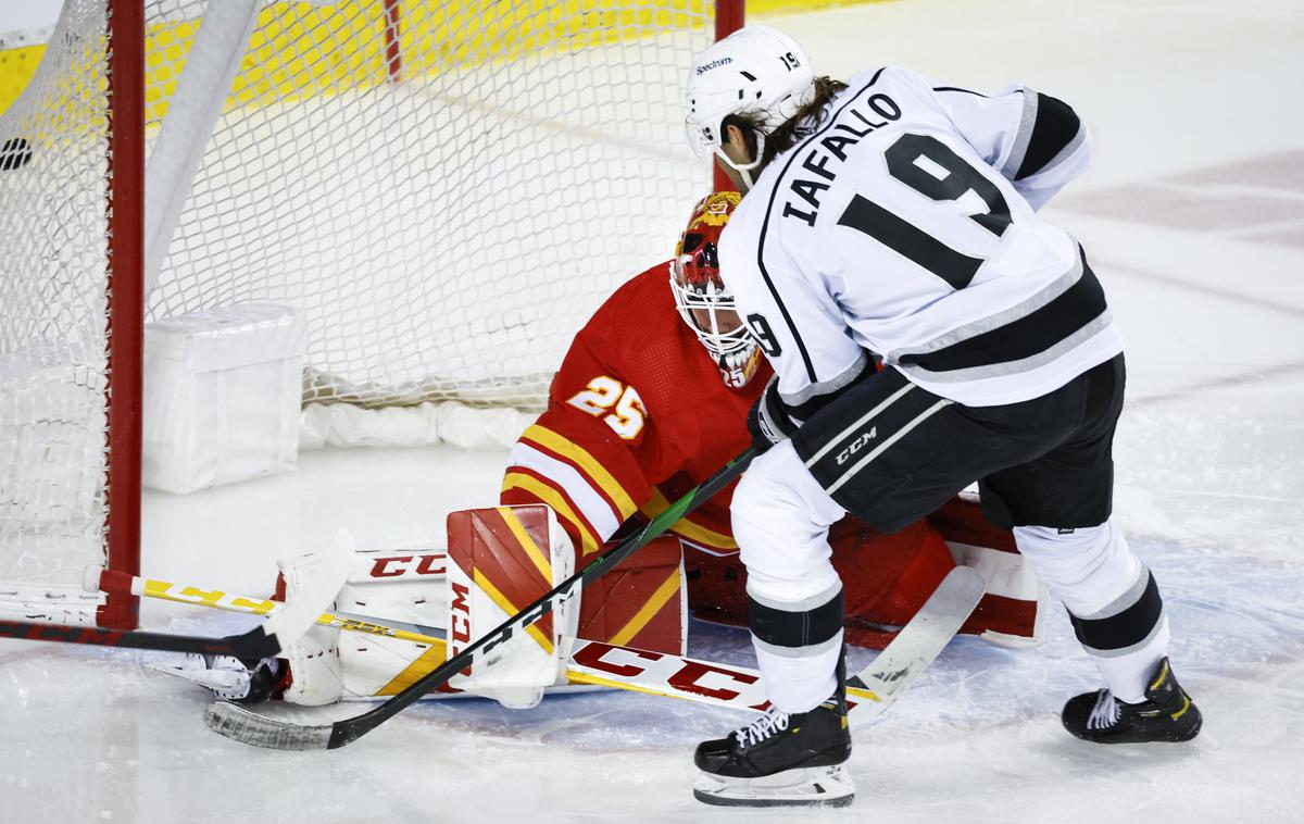 Los Angeles Kings Calgary Flames | Kralji so vknjižili pomembno zmago, po kazenskih strelih so strli drugo ekipo zahoda in vodilnega divizijskega tekmeca Calgary, za katerim zdaj zaostajajo pet točk. | Foto Guliverimage