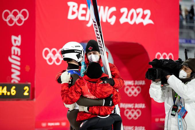 Veselje Kanadčanov po osvojeni bronasti medalji v Peklingu na tekmi mešanih ekip. | Foto: Guliverimage/Vladimir Fedorenko