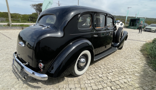 Škoda superb iz leta 1939 – uživanje zadaj, voznik iz Češke pa je raje vozil kot govoril