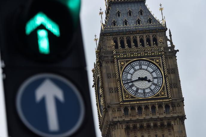 Big Ben, ura, stolp, London, Anglija | Delavci v številnih panogah so zaradi nastalih razmer na nogah. Ta teden je osemdnevno stavko začelo skoraj dva tisoč delavcev v največjem britanskem kontejnerskem pristanišču Felixstowe. | Foto Reuters