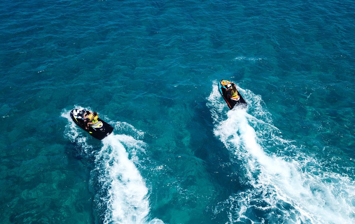 Jet ski | Turisti so se izgubili in ostali brez goriva. | Foto Shutterstock