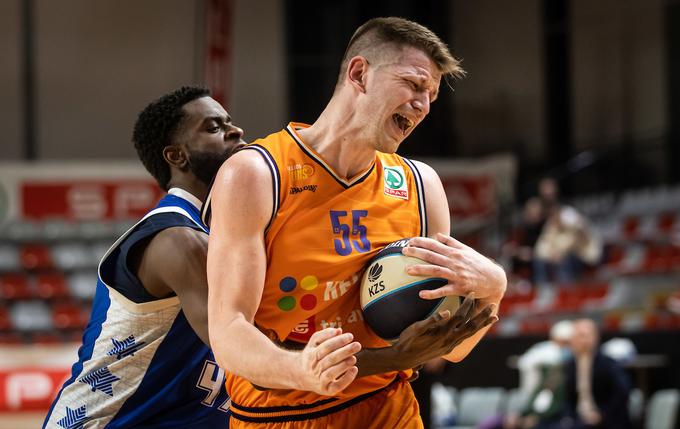 Leon Šantelj je bil v polfinalu s 27 točkami najboljši strelec Helios Suns. | Foto: Vid Ponikvar/Sportida