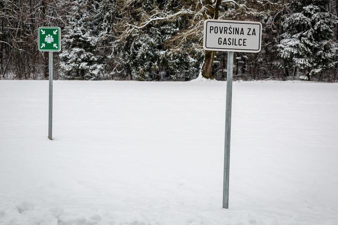 ... okolica nogometnega igrišča ... | Foto: Žiga Zupan/Sportida